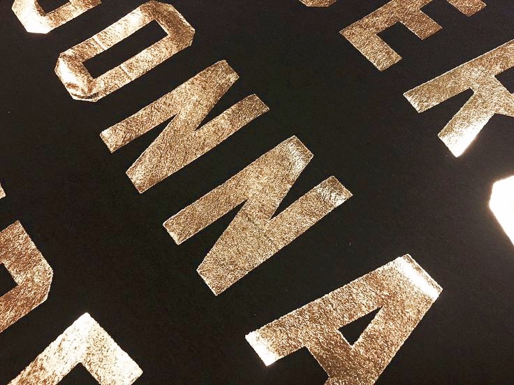 El toque dorado: secretos para una impresión dorada serigráfica perfecta 11 Estampado en caliente